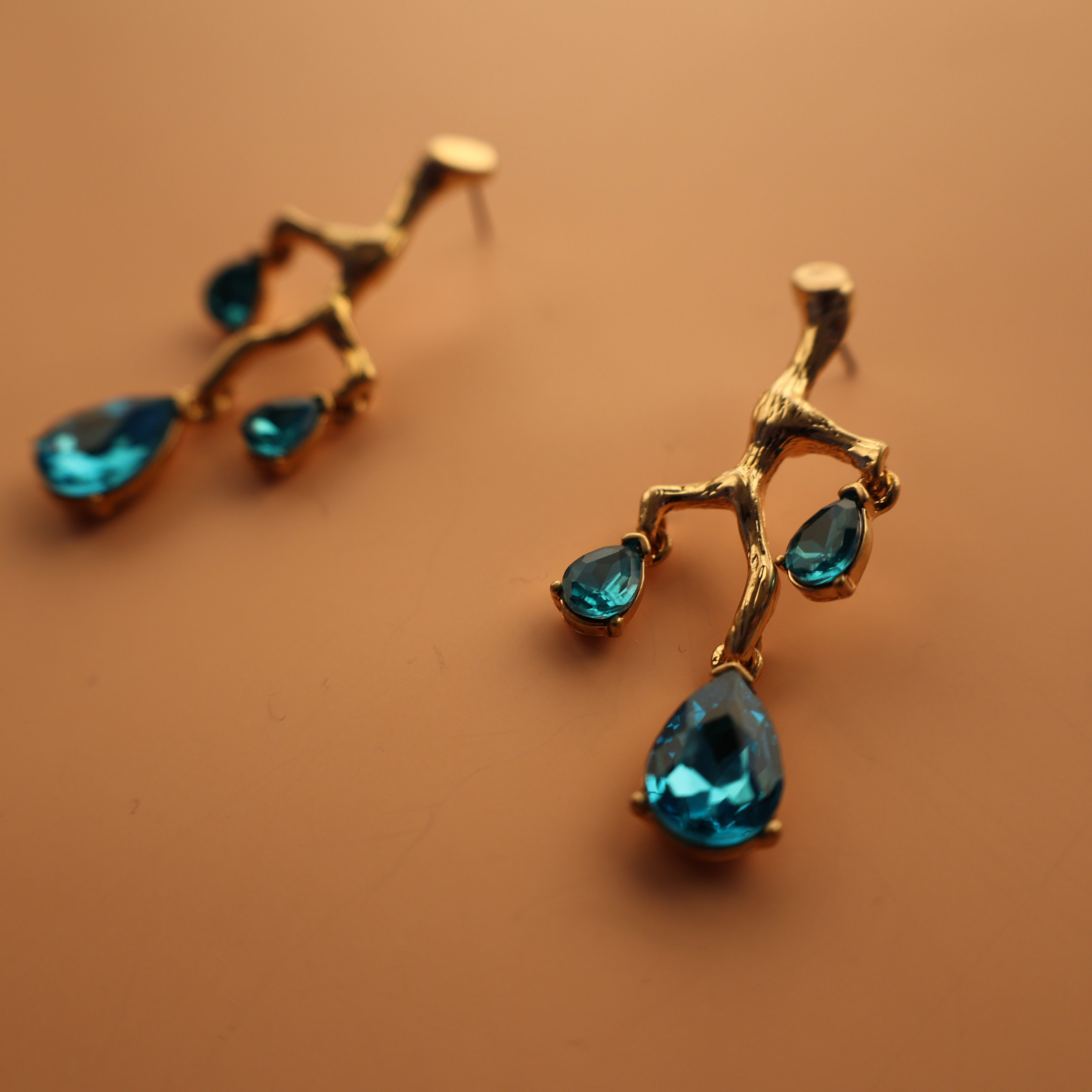 Zircon bleu, boucles d'oreilles design de mode saphir 